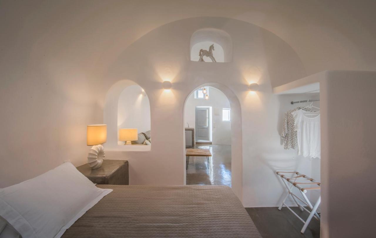 Aqua Serenity Luxury Suites Santorini Foinikia  Экстерьер фото